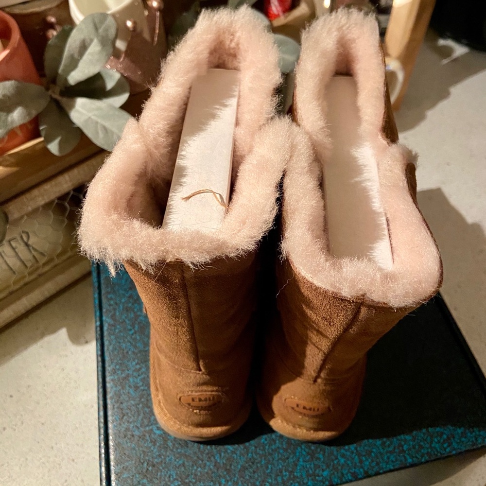 Girls size 4 EMU Australia boots - Picture 5 of 9
